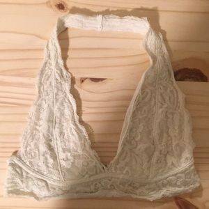Urban white lace halter brallette